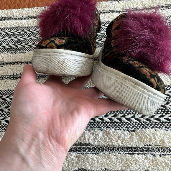 Sam Edelman leya pom pom fuzzy sneaker size 8.5 women’s velvet broccade - Picture 4 of 6